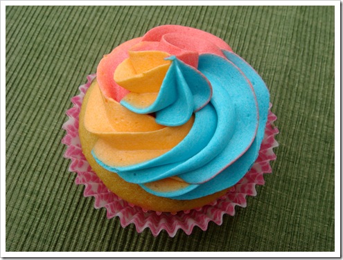Rainbow Cupcakes 086-1