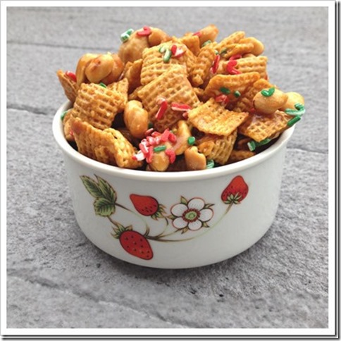 Christmas Caramel Chex Mix