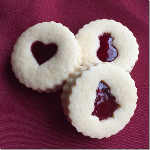 Raspberry Almond Linzer Cookies (7) Raspberry Almond Linzer Cookies (7)